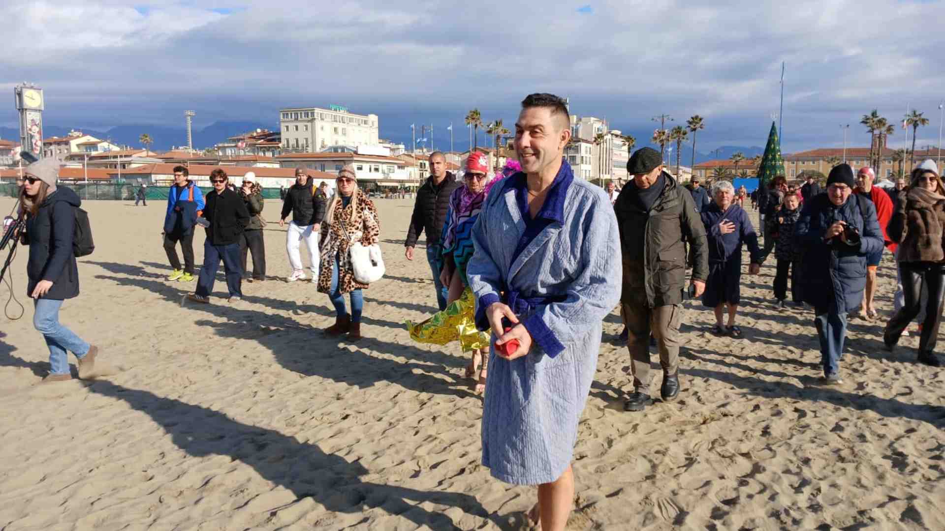 Vannacci exit. Le faide e Kyiv accelerano la fuga dalla Lega. Il bivio di Salvini