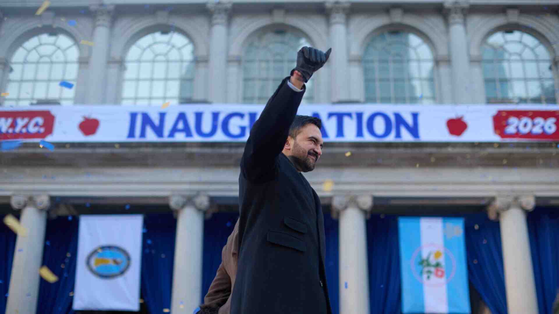 A New York è ufficialmente iniziata l’era Mamdani