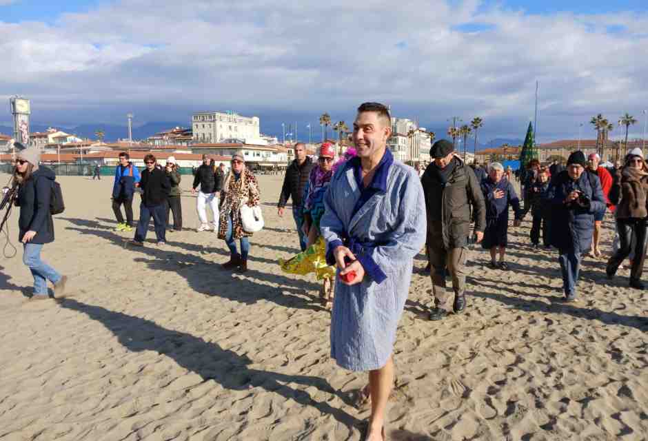 Vannacci exit. Le faide e Kyiv accelerano la fuga dalla Lega. Il bivio di Salvini