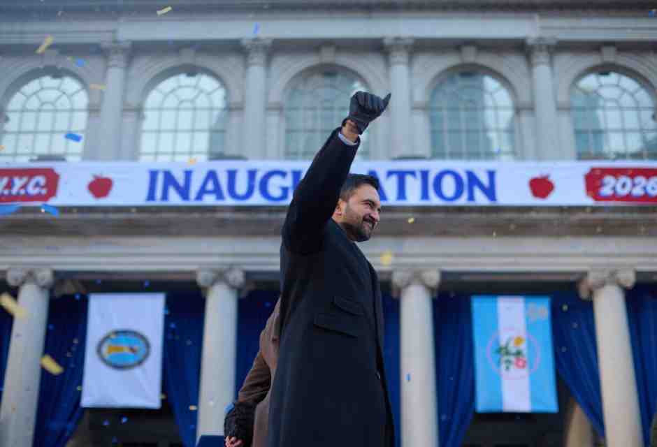 A New York è ufficialmente iniziata l’era Mamdani