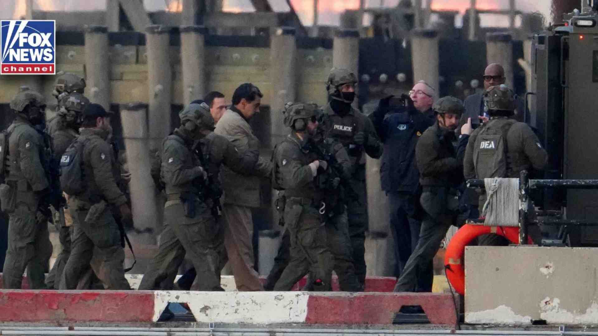 In Aula Maduro si dichiara “prigioniero di guerra”. Dimentica la repressione nelle carceri venezuelane