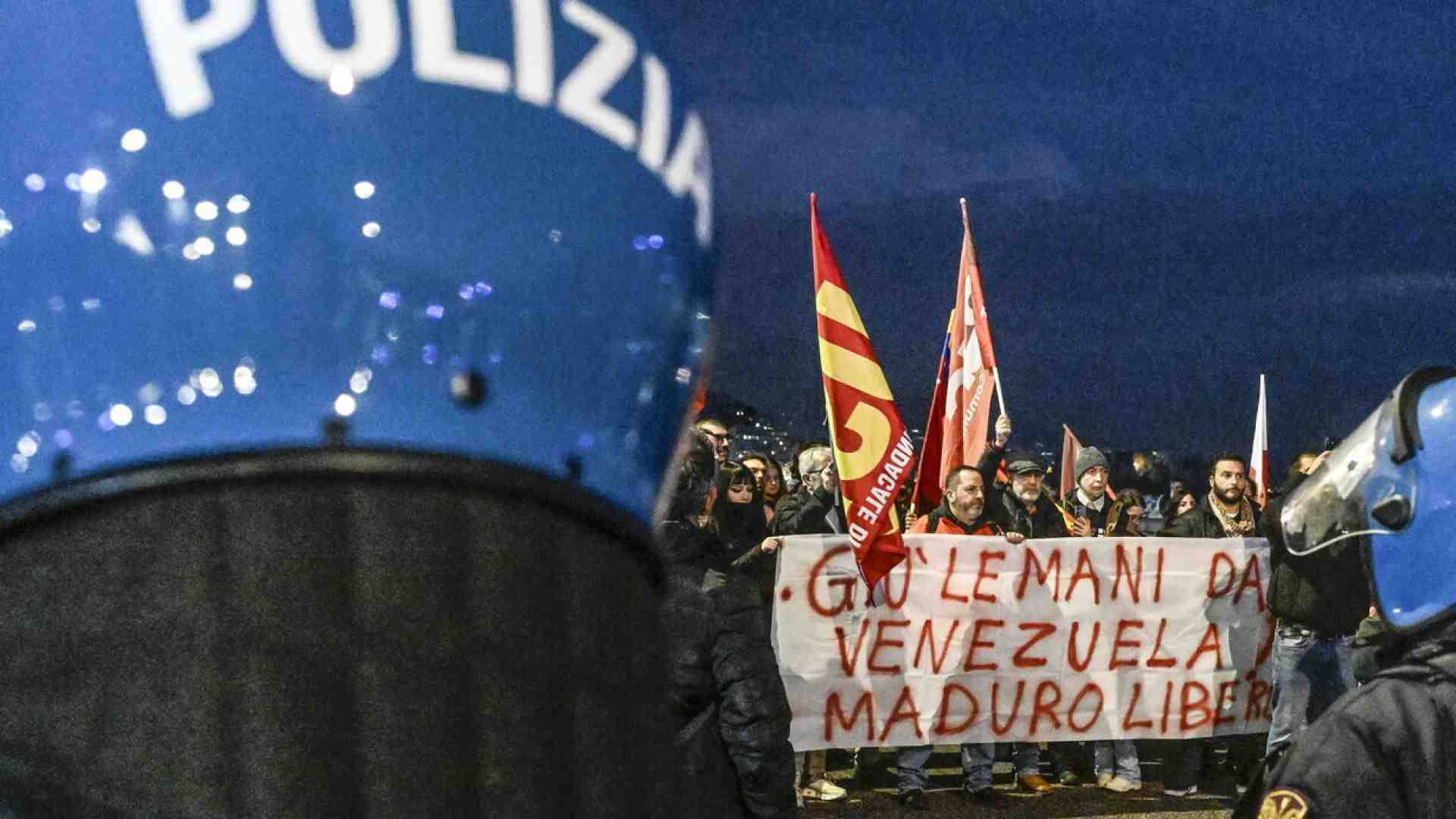 La sinistra manifesta per Maduro, i venezuelani contro la sinistra