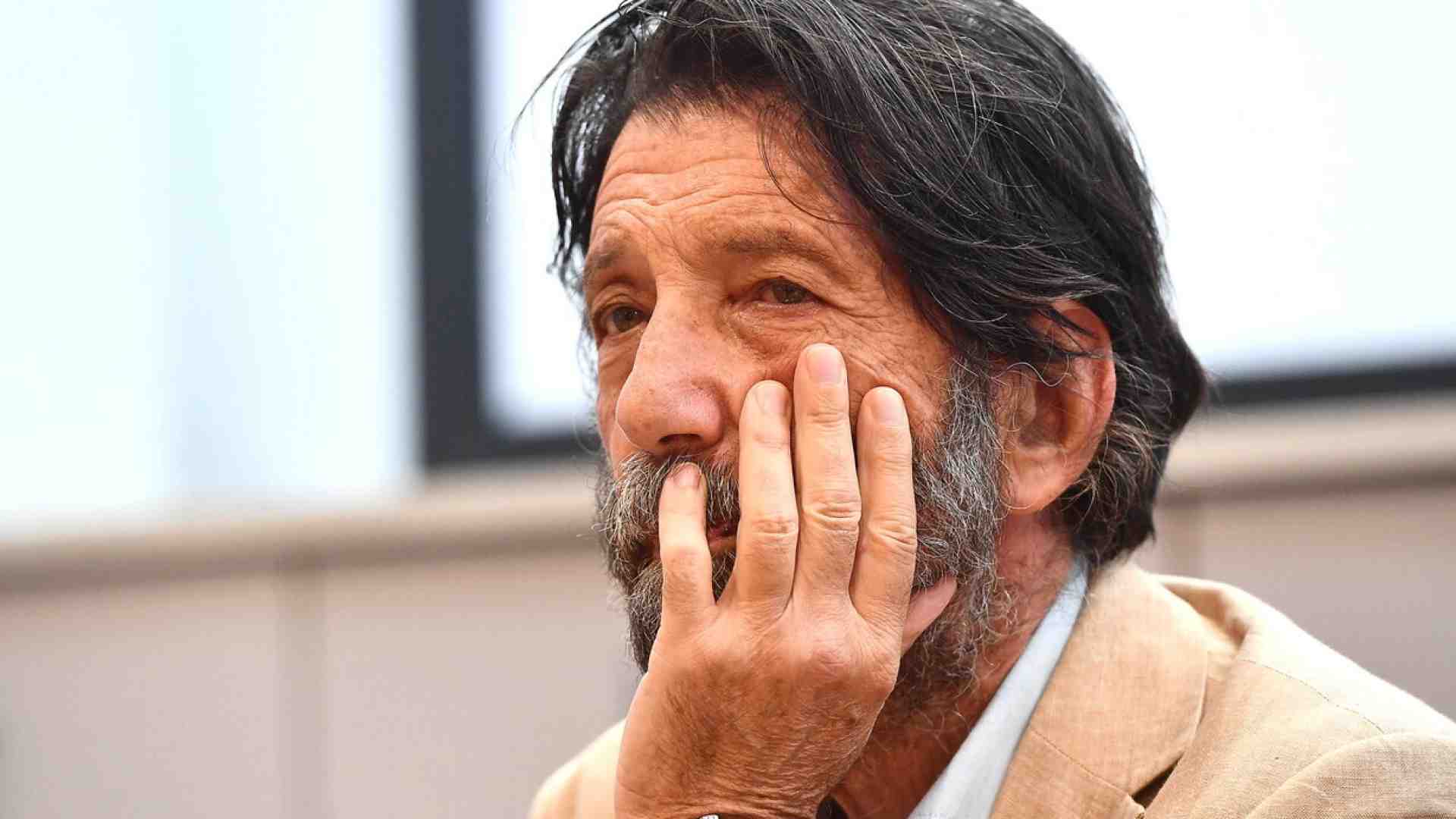 Quando gli intellettuali parlano di politica, sragionano