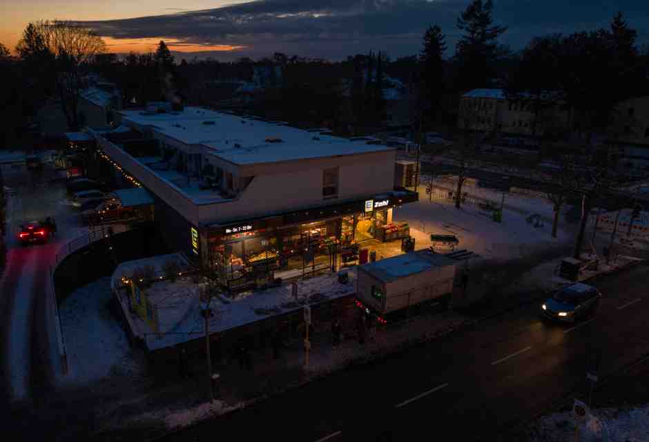 Sabotaggi e blackout a Berlino. Chi sono gli "eco-anarchici" del Vulkangruppe