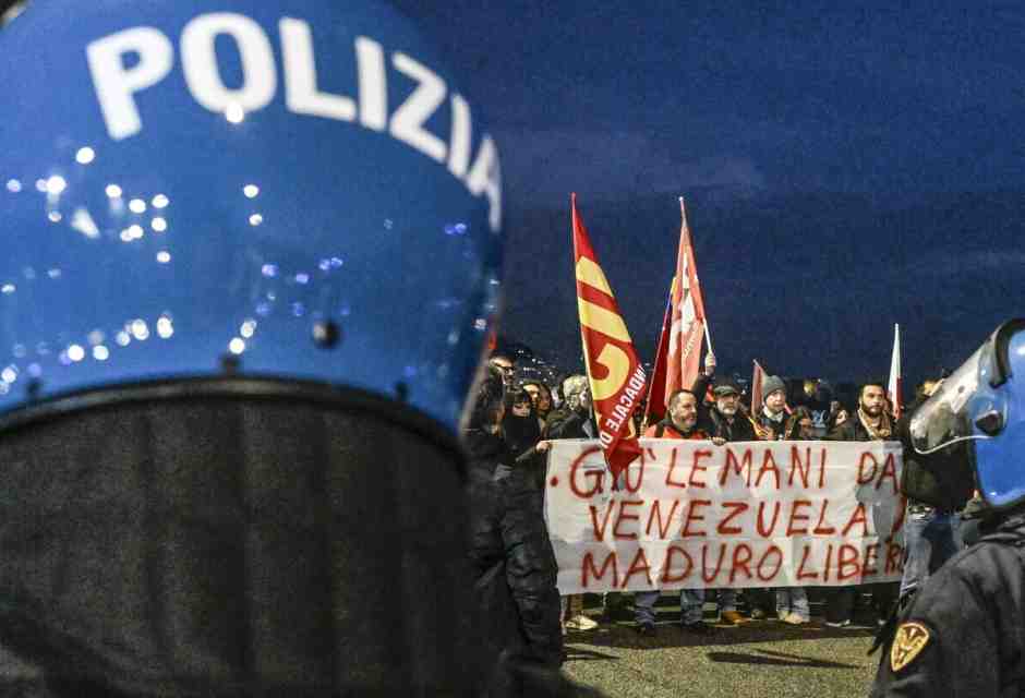 La sinistra manifesta per Maduro, i venezuelani contro la sinistra
