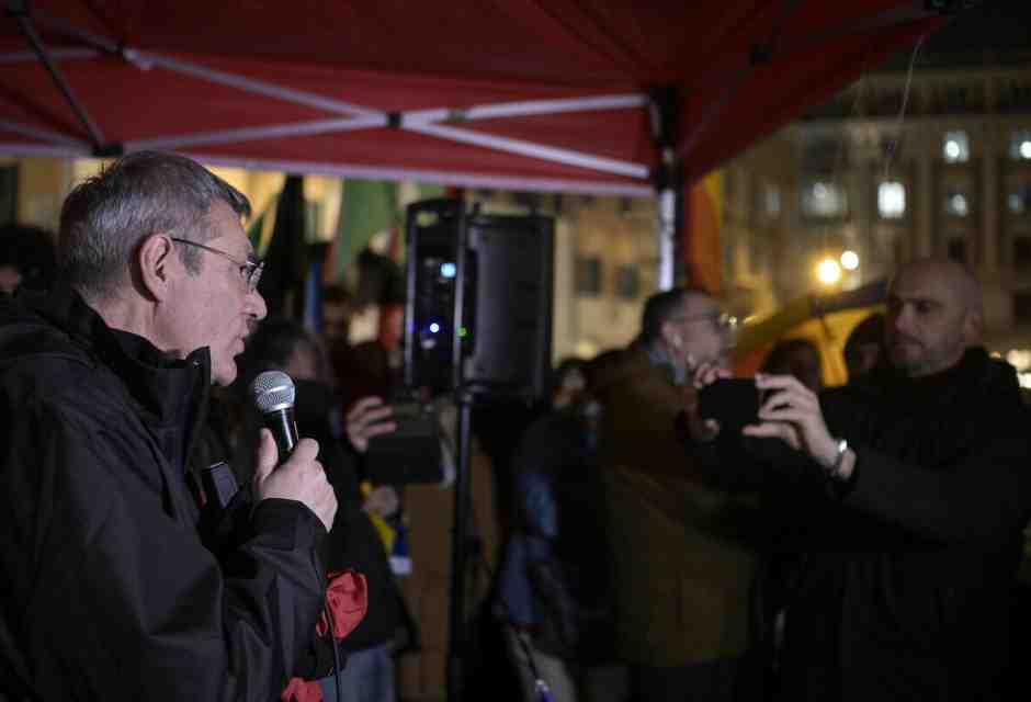 Le lacrime di Landini per il "presidente eletto" Maduro