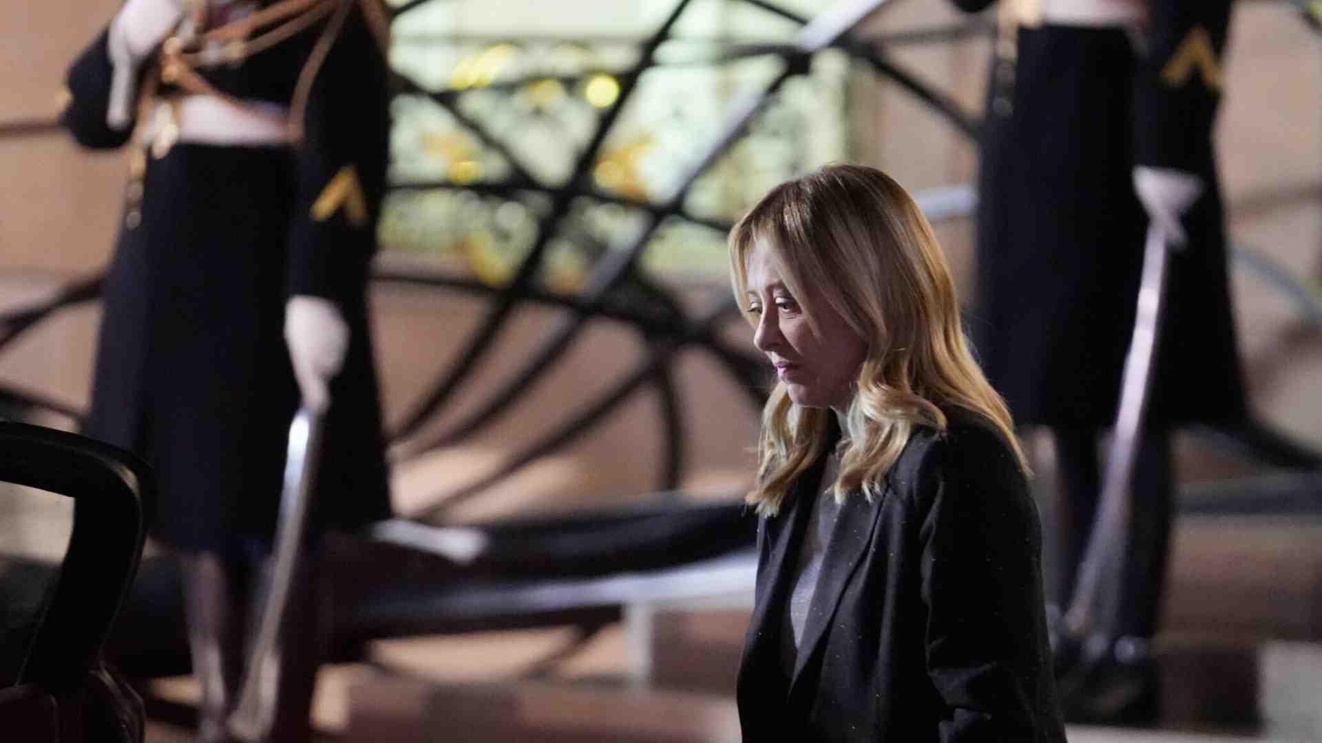 Meloni “corazzata”. Pronta a usare i fondi Ue per la spesa militare. Il piano per fare votare Salvini riluttante