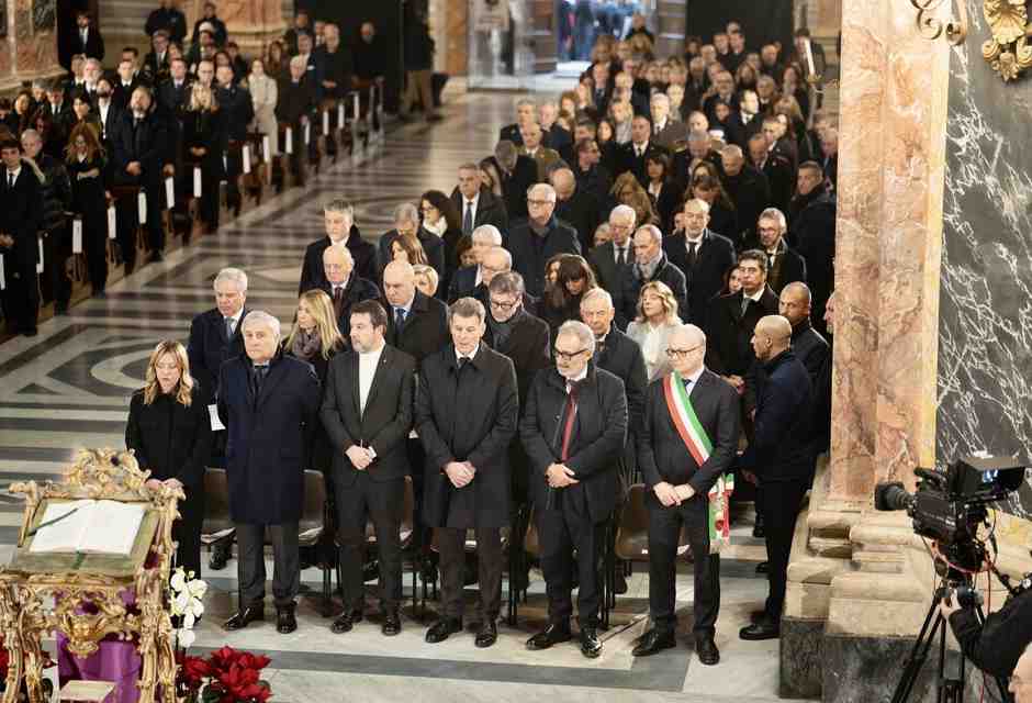 Meloni, i ministri e le opposizioni a Roma per la messa in memoria della strage di Crans-Montana