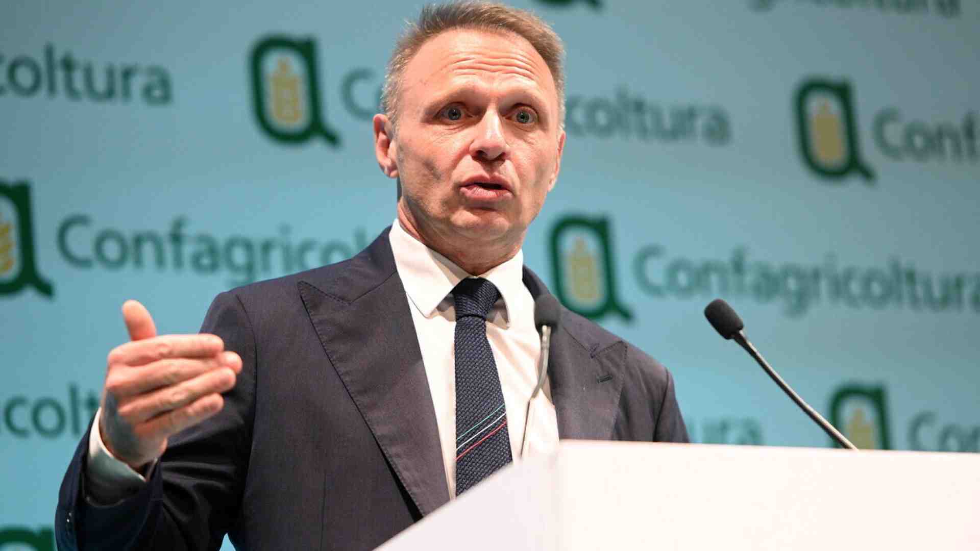 La Lega promette battaglia dopo il sì al Mercosur. Lollobrigida soddisfatto e Patuanelli: "Ha lavorato bene"