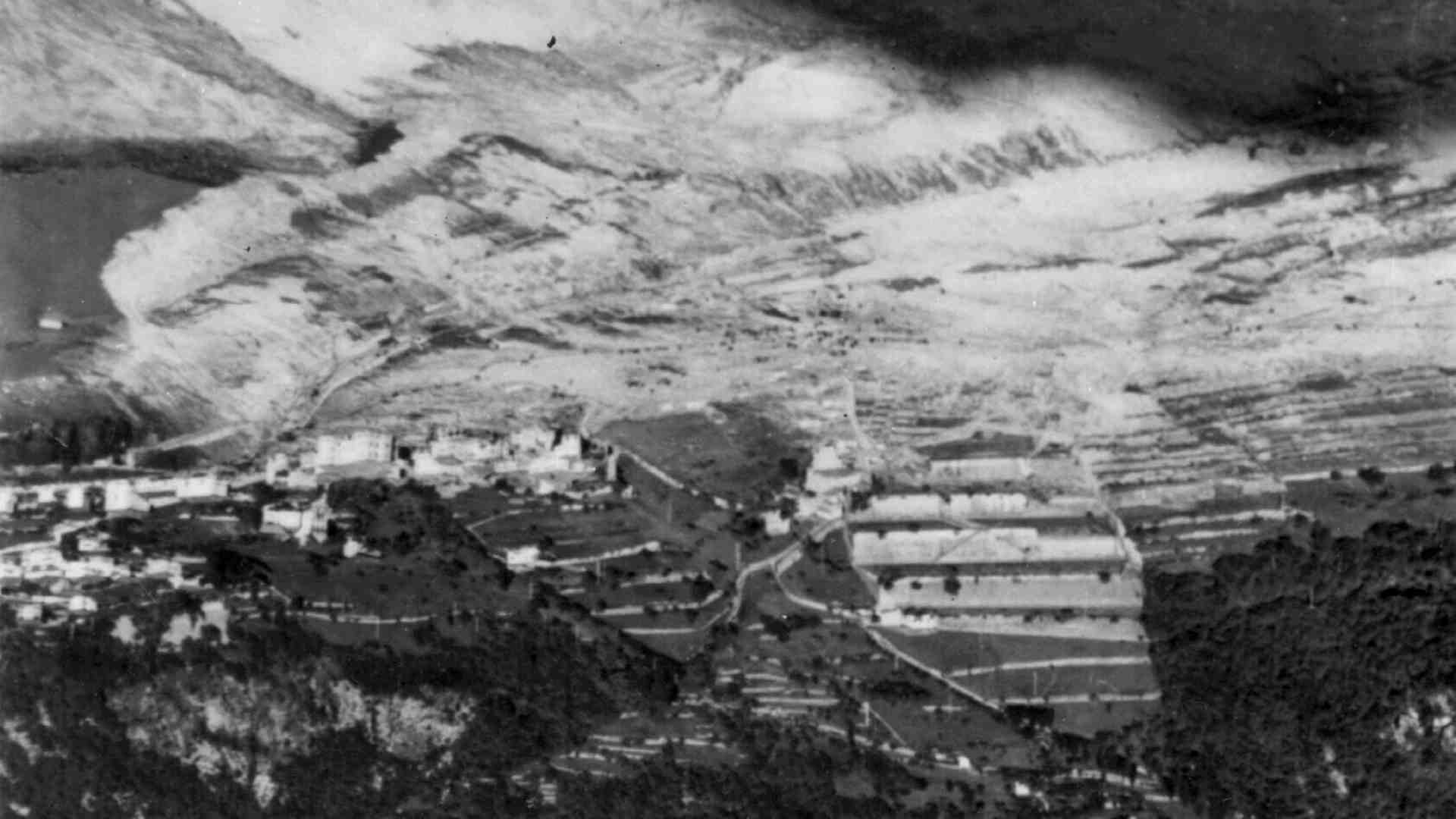 In silenzio davanti alle ferite del Vajont prima di raggiungere le luci olimpiche di Cortina