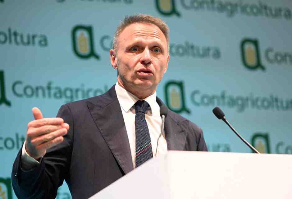 La Lega promette battaglia dopo il sì al Mercosur. Lollobrigida soddisfatto e Patuanelli: "Ha lavorato bene"