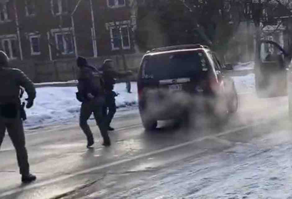 Da Minneapolis un monito all’Italia: la politica del grilletto facile è un pericolo da combattere