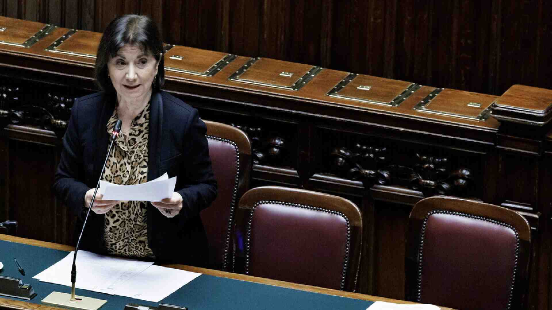 Roccella: "Spero nell'intervento di Trump in Iran. La sinistra è tiepida sulle donne persiane"