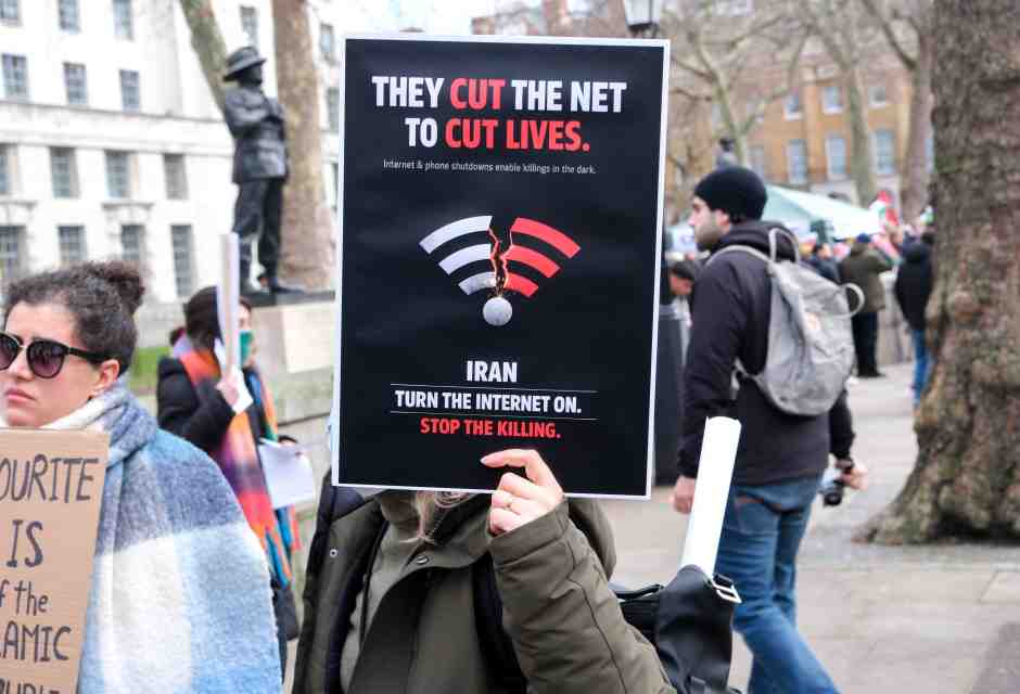 Anche Starlink in Iran non funziona più. I “jammer” del regime e l’intervento di Musk