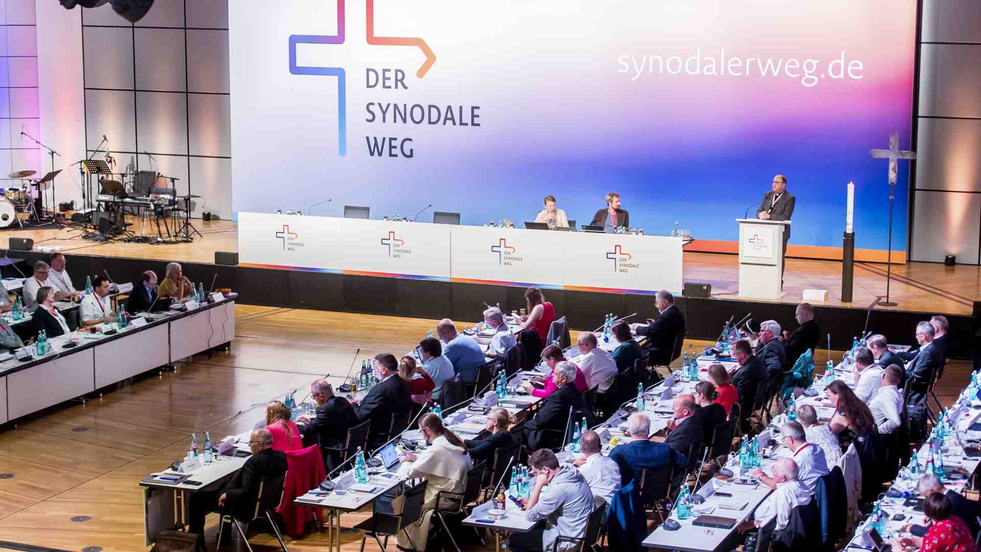 La Chiesa tedesca è pronta a dare pieni poteri ai laici. Che farà Papa Leone?