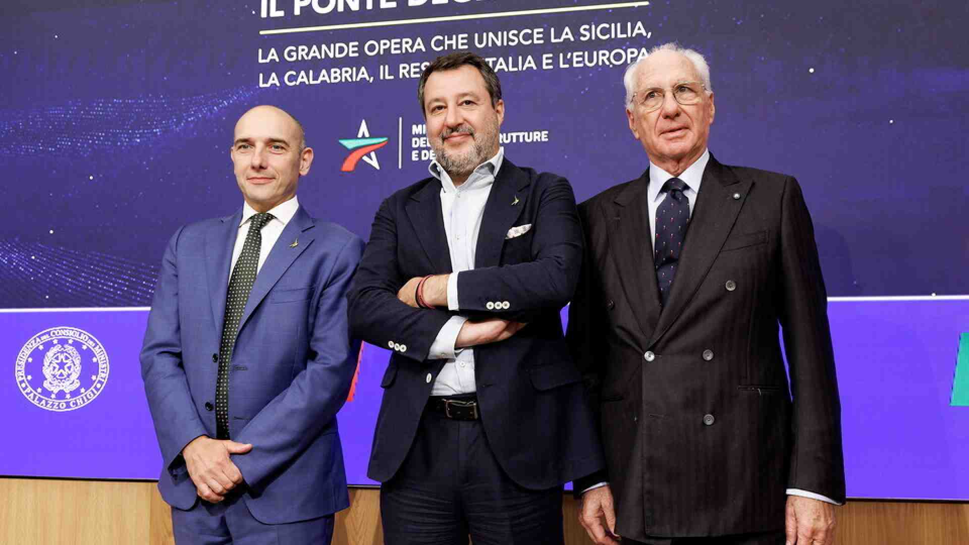 L'Inno al Ponte per Salvini scritto dal paroliere di Iglesias, Gianni Belfiore. "Treni su, navi giù"