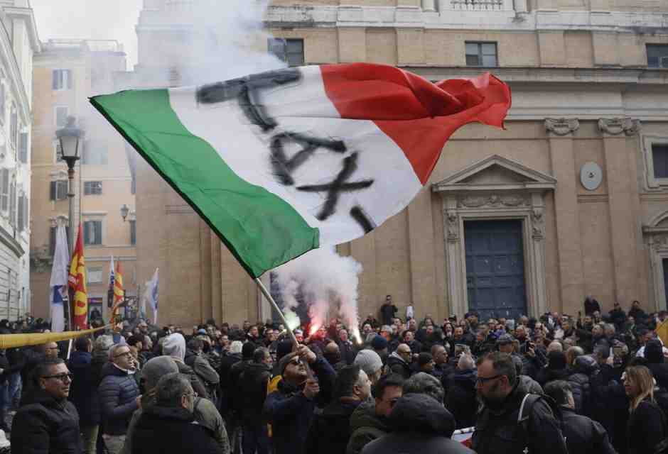 "I tassisti dell’Italia siamo noi". Breve storia di uno slogan che dice più di mille programmi
