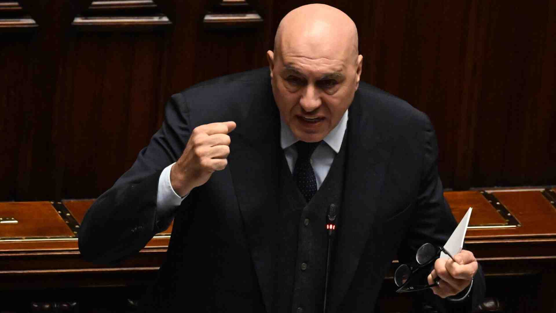 Non ci si vergogna di aiutare Kyiv: il monito di Crosetto