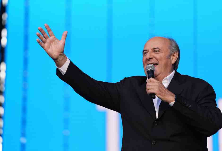 Fenomenologia di Gerry Scotti, l’uomo del “pre-serale”