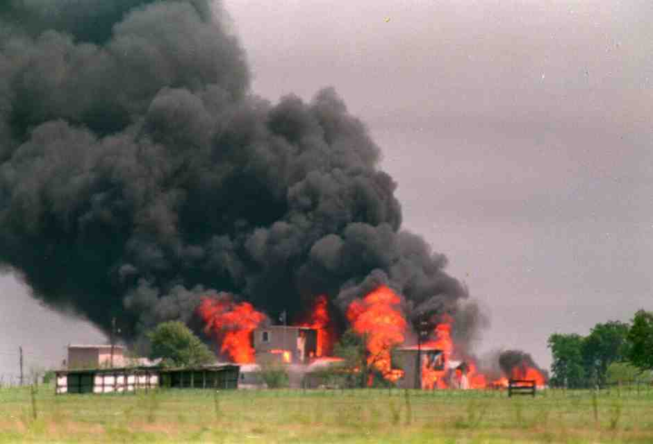 Oltre l'Ice, ricordare Waco. La battaglia campale americana del 1993