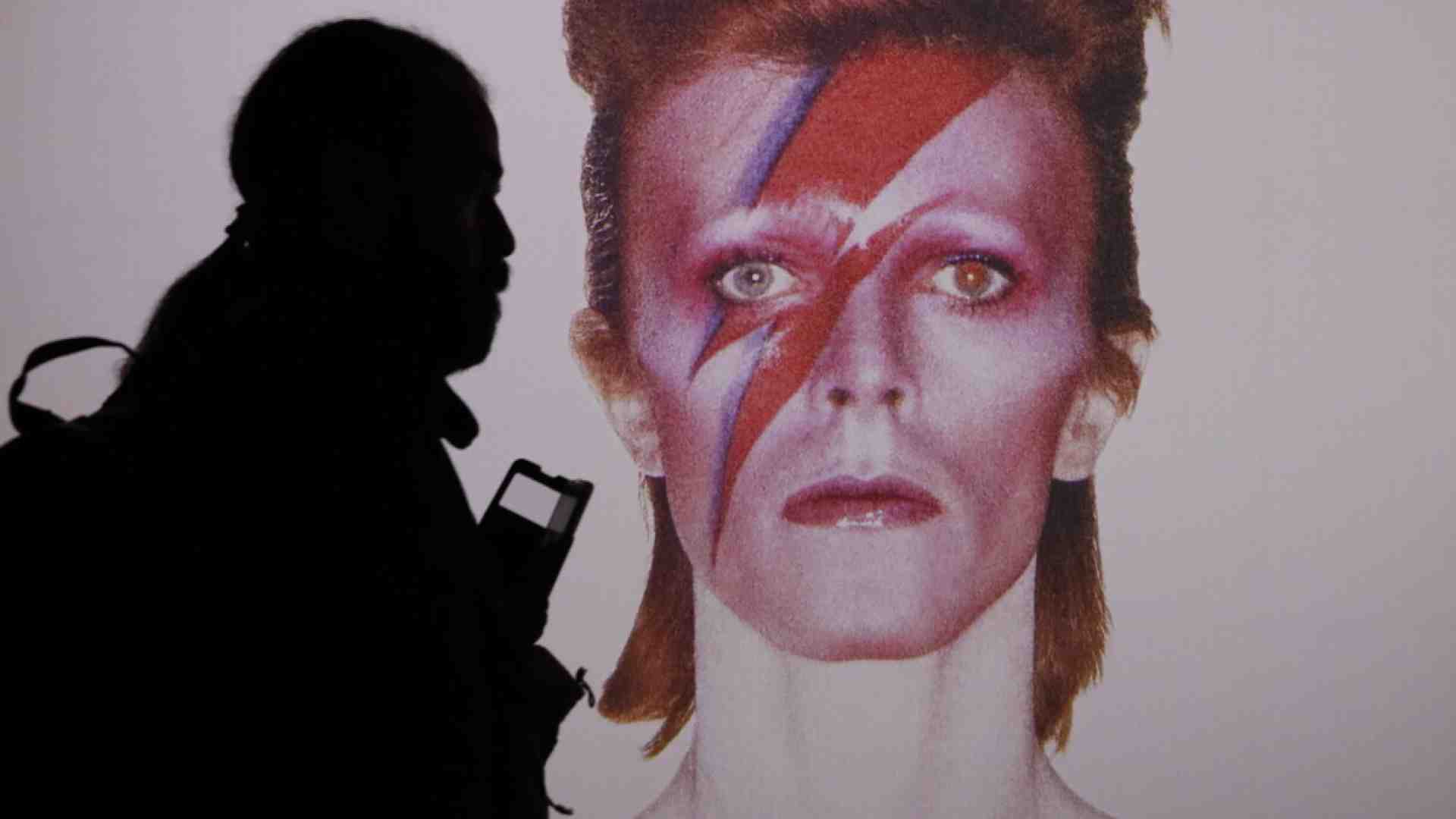 Le infinite metamorfosi di David Bowie nascondono un lavoratore instancabile