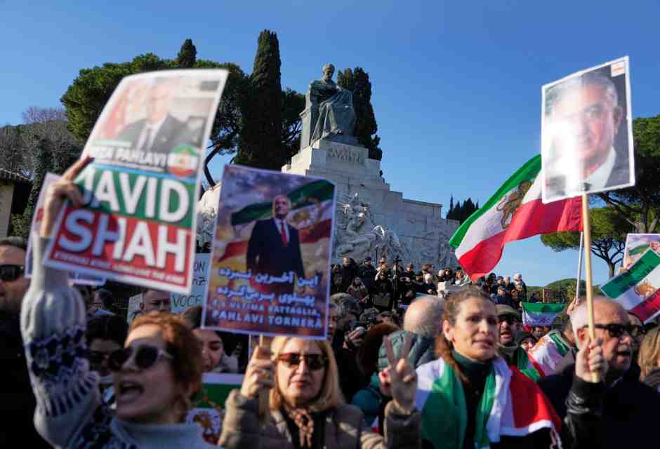 Eravamo quattro gatti in piazza contro il regime iraniano