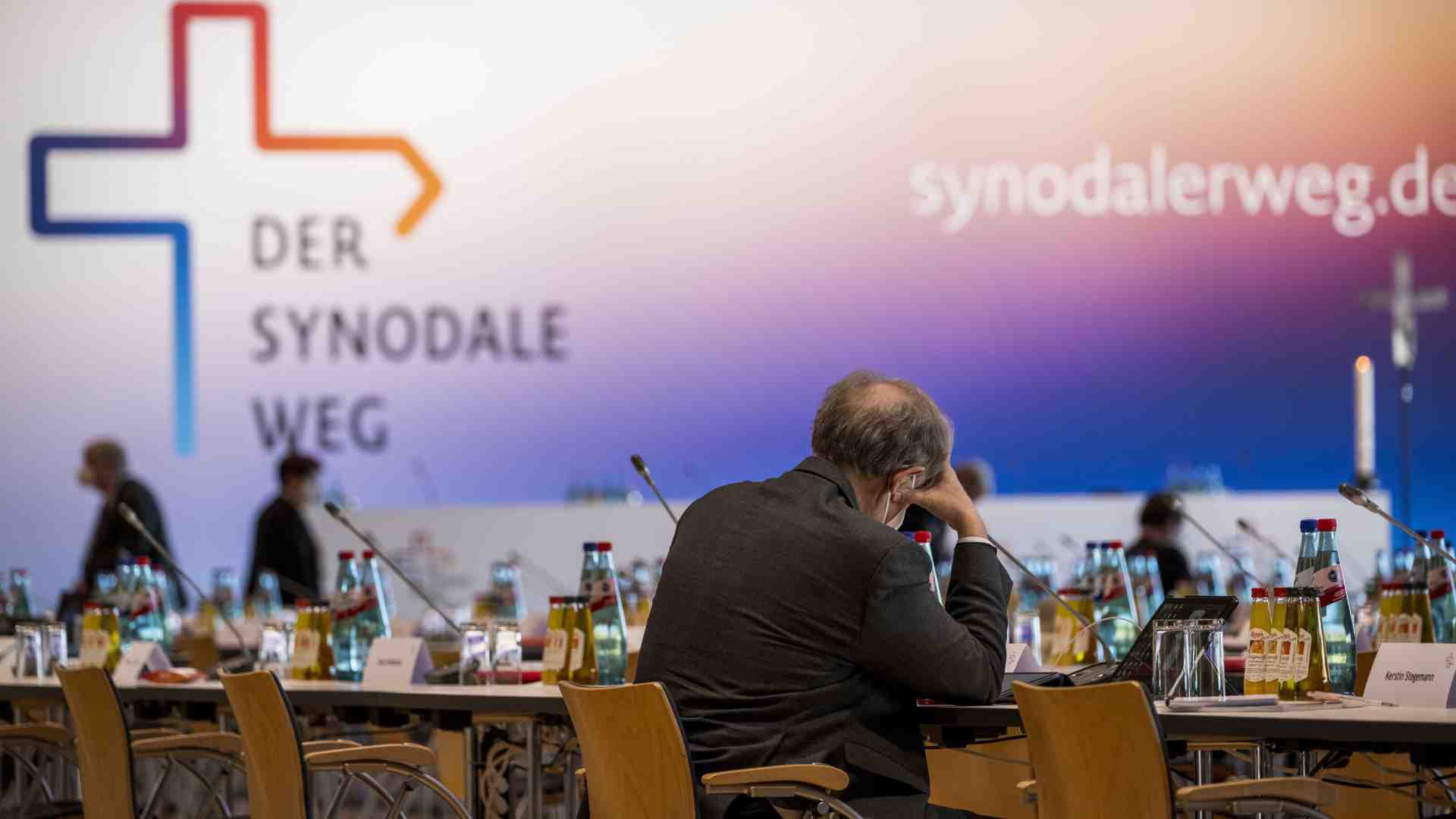 "La Chiesa non può farsi riscrivere il Catechismo dal Sinodo tedesco"