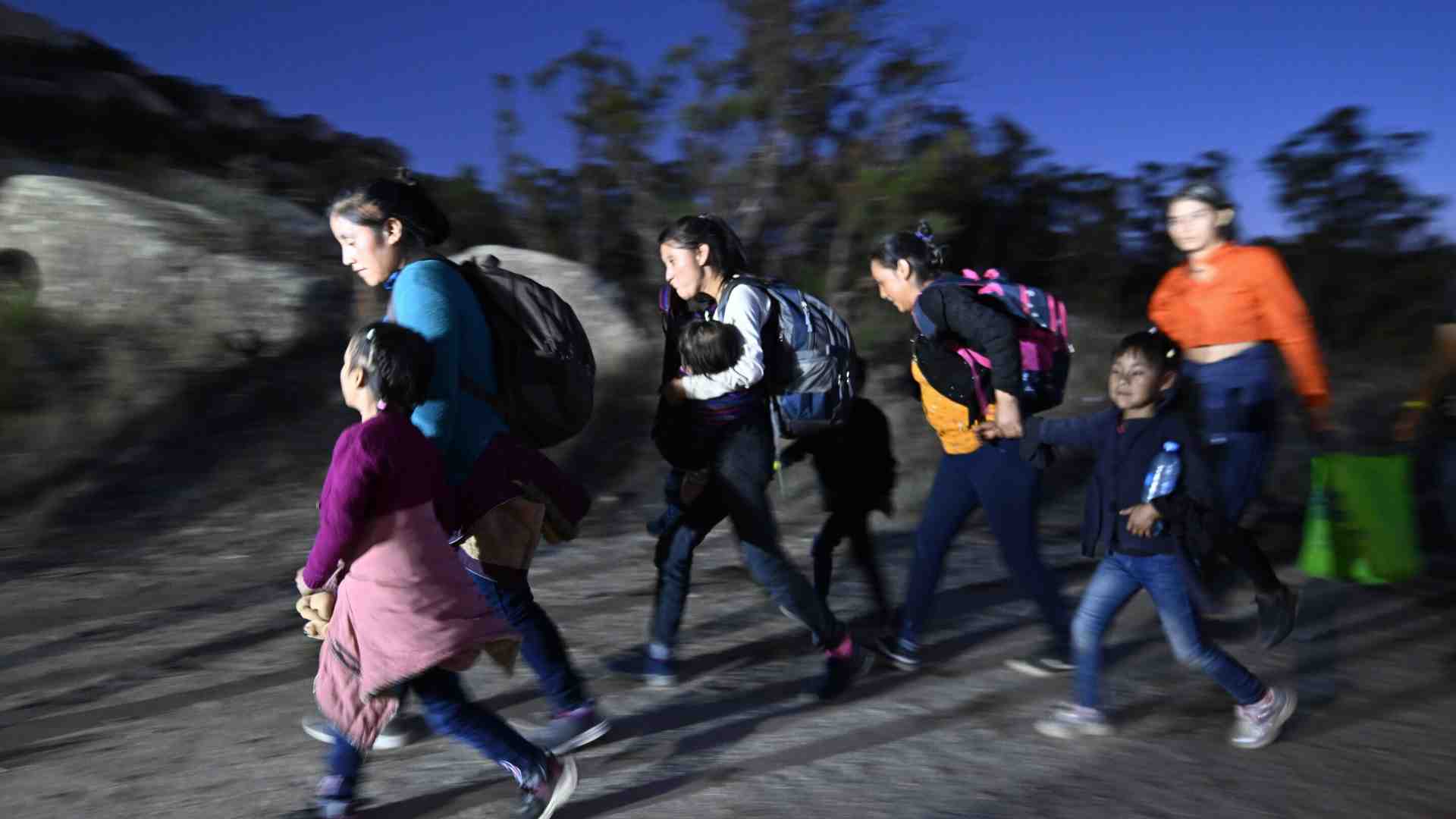 Uno studio del Cato Institute smonta la bufala dell’“invasione” di migranti ai tempi di Biden