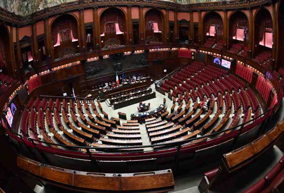Il ritorno del corvo di Montecitorio e altre storie su come (non) funziona la Camera