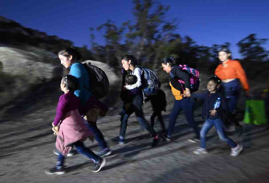 Uno studio del Cato Institute smonta la bufala dell’“invasione” di migranti ai tempi di Biden