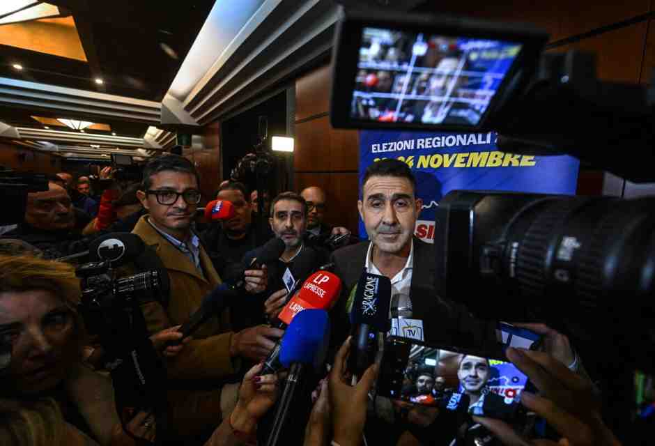 Vannacci studia il “manuale Renzi”. L’ira del Carroccio