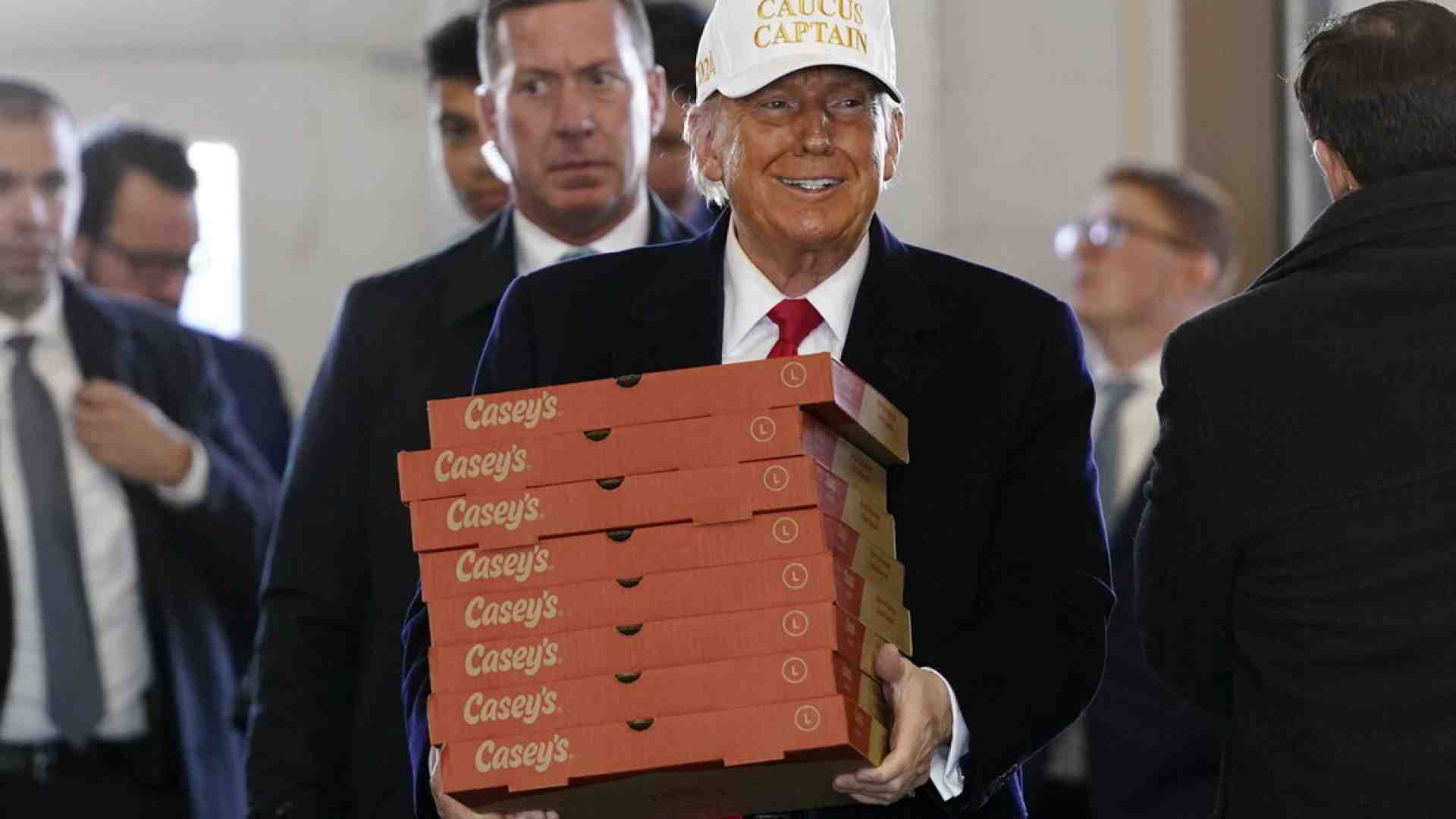 Trump da Sorbillo. Il "Pentagon Pizza Index" che anticipa le operazioni militari americane
