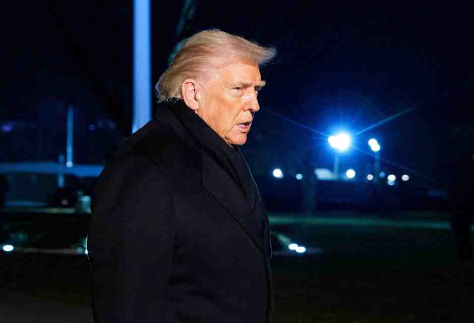 Gli autodazi di Trump: un'extra tassa da 190 miliardi di dollari per gli americani