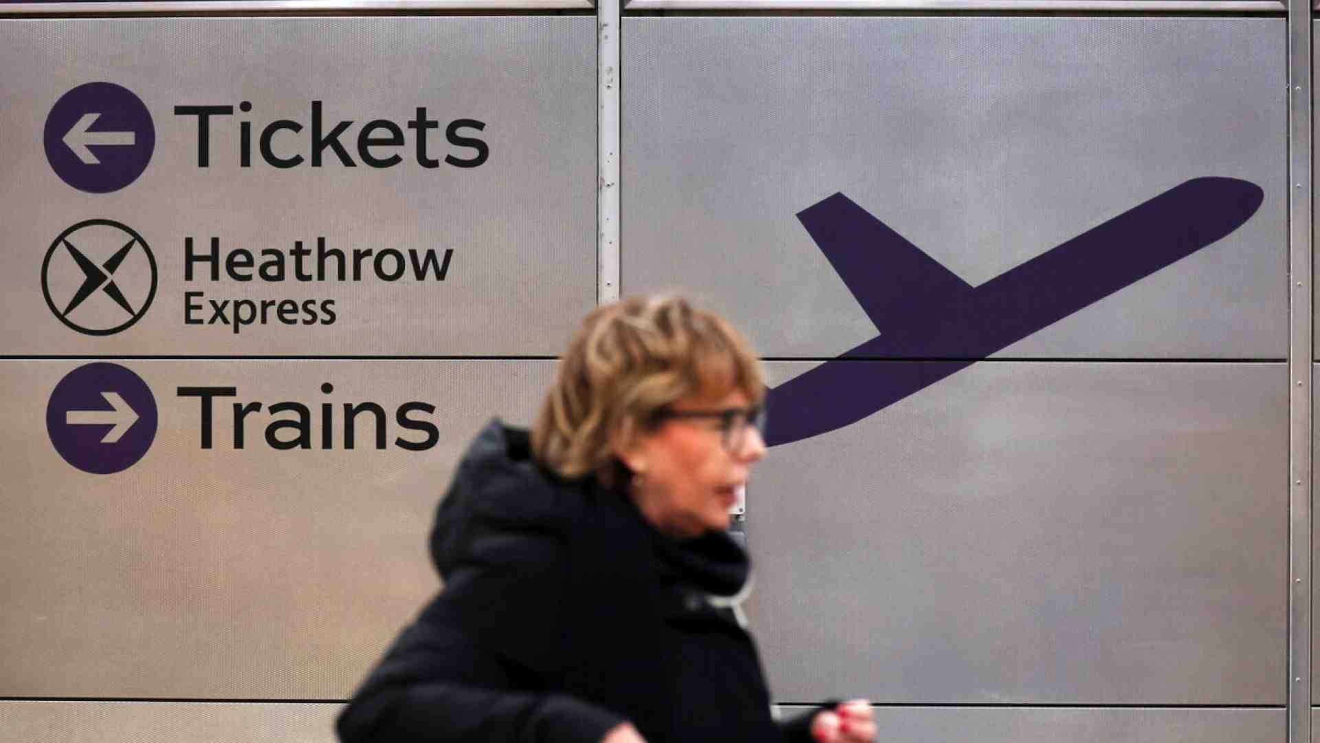 In Inghilterra si paga anche per salutare un caro all'aeroporto