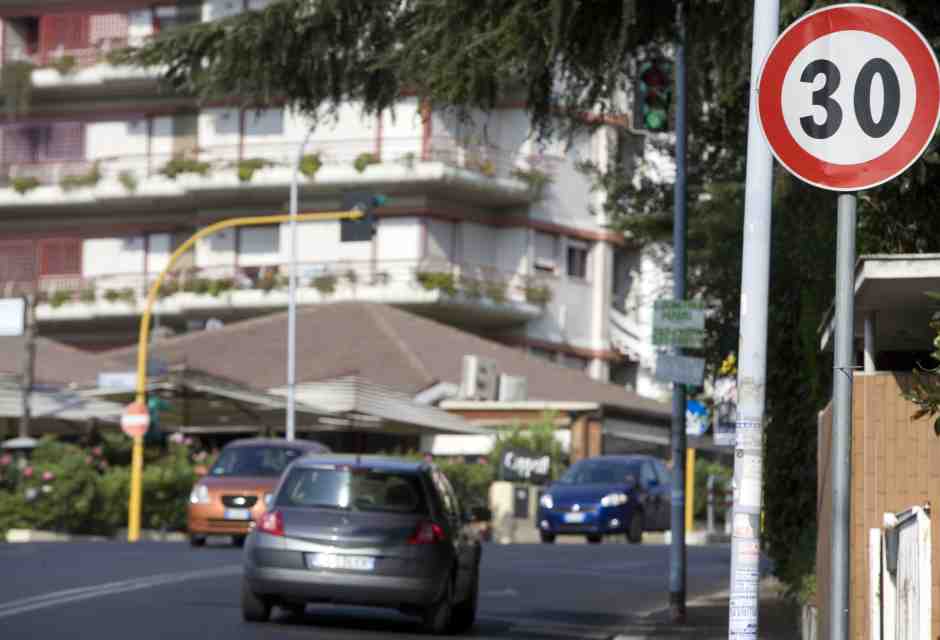 “Finisce come a Bologna, Gualtieri cancelli il centro a 30km/h”. La Lega all'attacco del sindaco