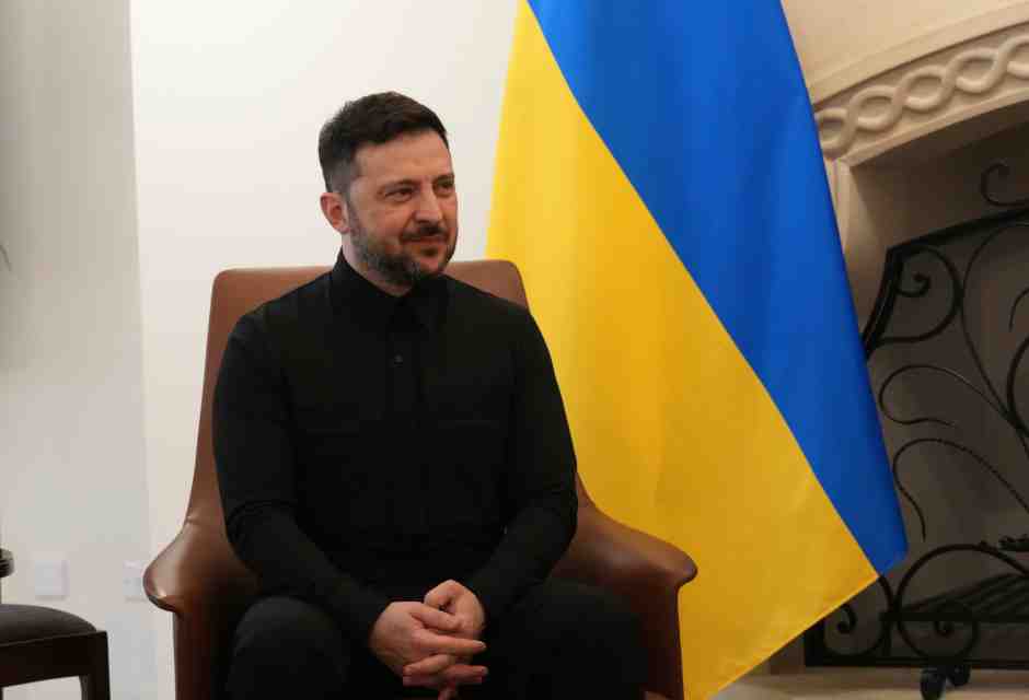 Zelensky parla dell’esercito europeo e mostra una strada che conviene seguire