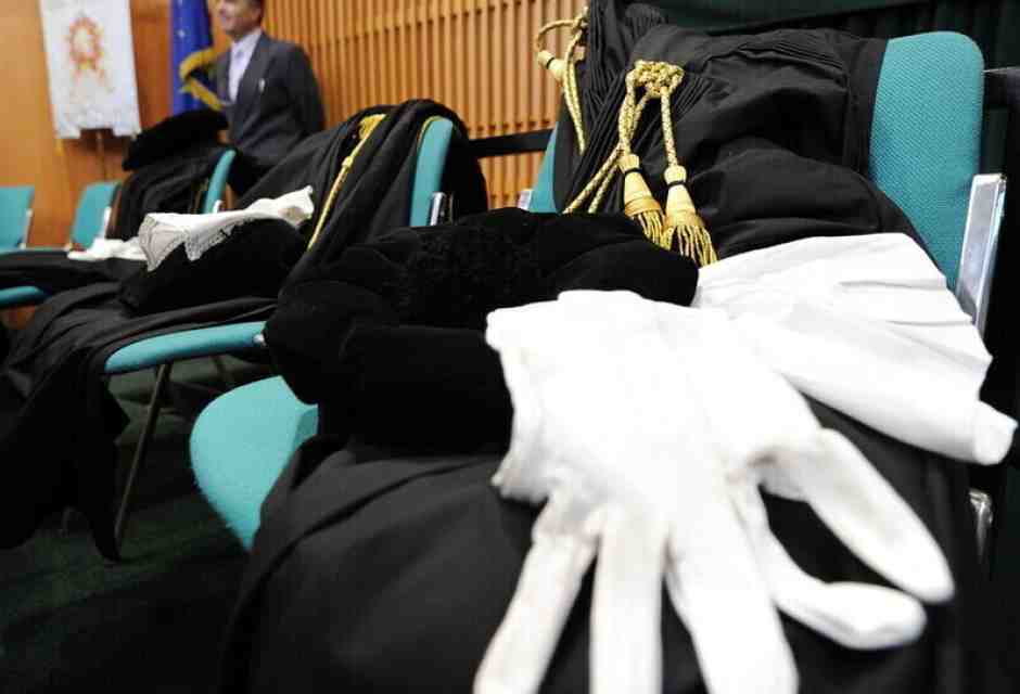 L’Anm denuncia il governo all’Ue in nome del posto fisso per tutti