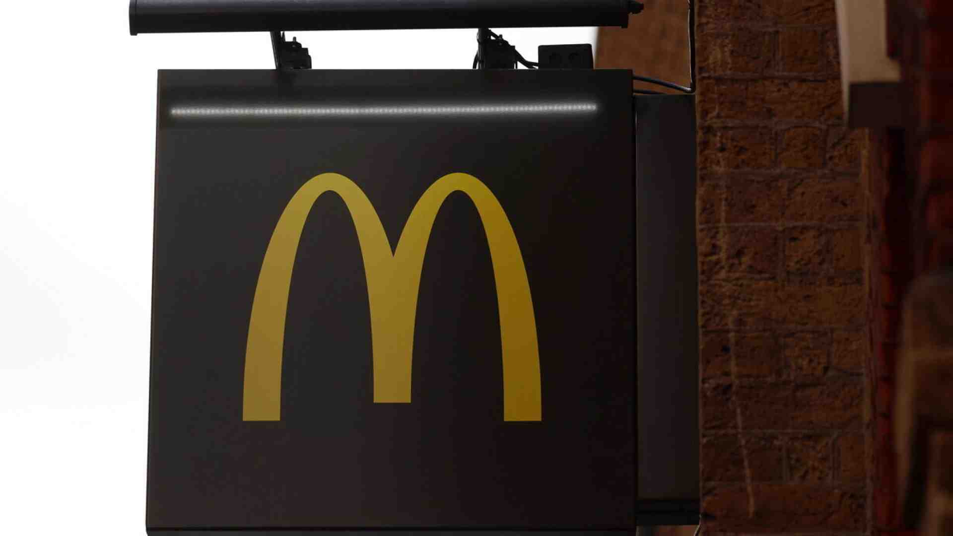 Accordo di McDonald’s con Cgil-Cisl-Uil per il contratto. È il Big-bang Mac