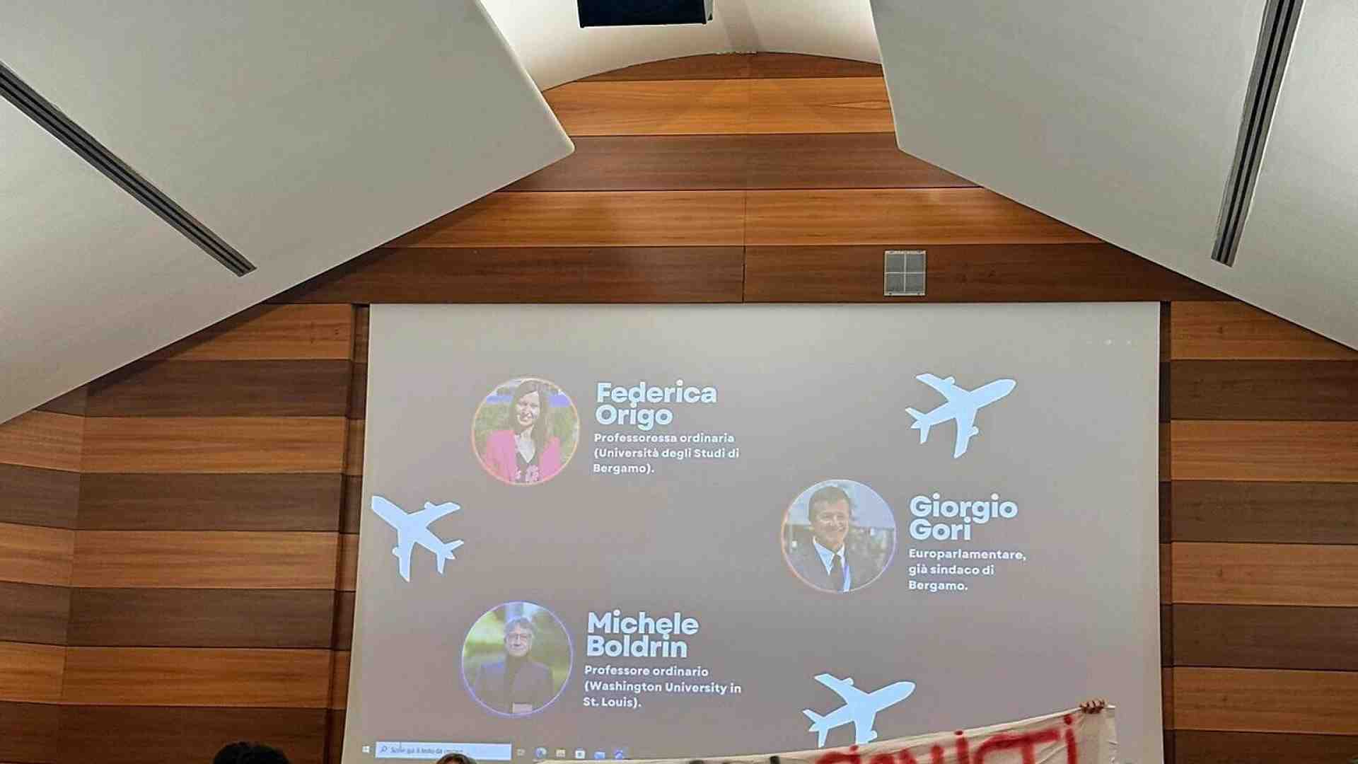 Giorgio Gori è stato contestato dai pro Pal all'Università di Bergamo