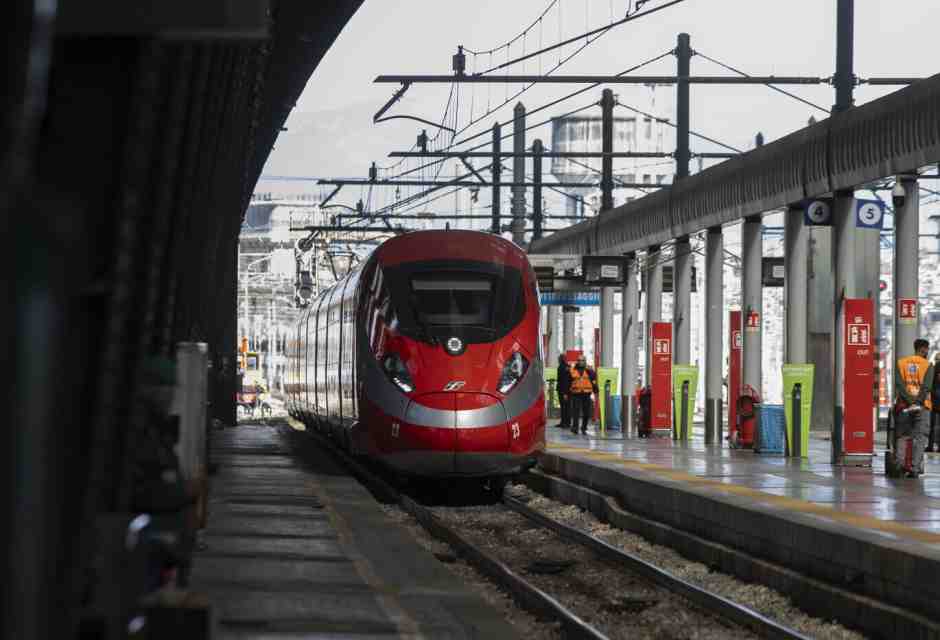 L'alta velocità e l'arte perduta di stare al mondo