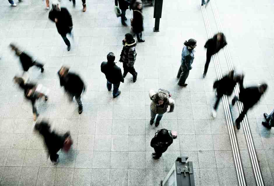 A cosa è ridotto il dibattito italiano? Contenuti pochi, agitazione infinita