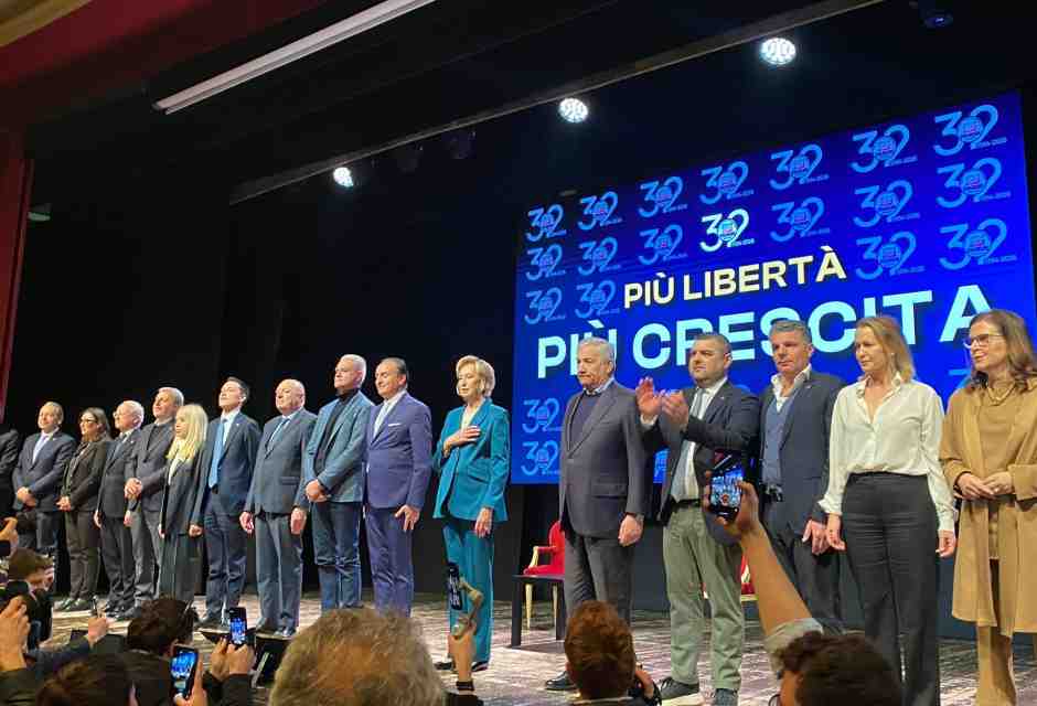 Tajani scarica Salvini e Salvini scarica Vannacci: "C'è chi pensa solo al seggio. Vai!". La "maledetta" domenica degli alleati