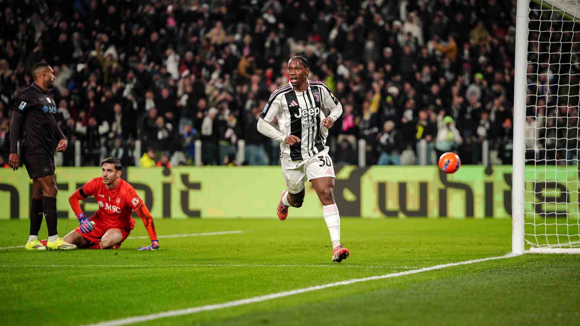 Jonathan David sta prendendo le misure