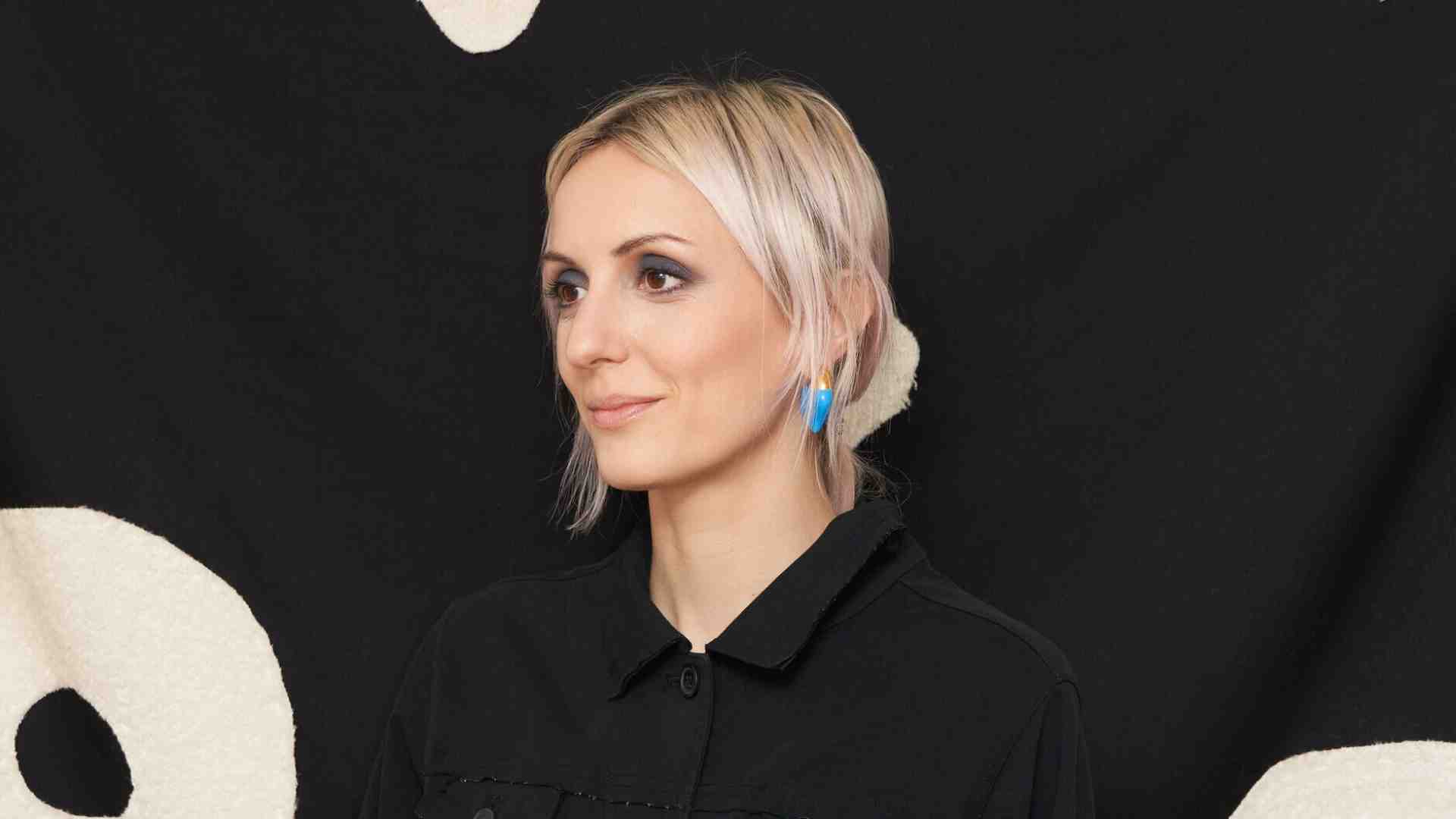 Il percorso sensibile di Alice Ronchi, un’arte che “non compiace, ma attraversa”