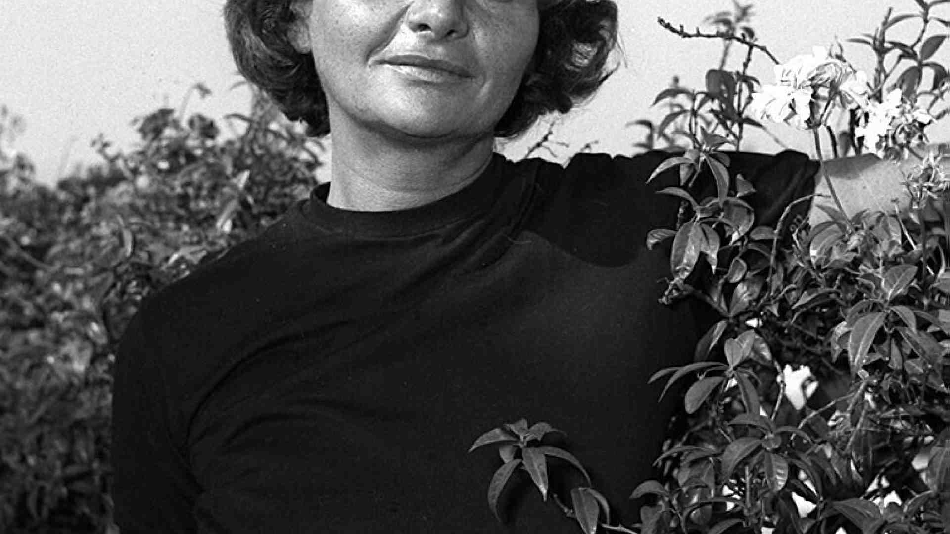 Ferì con la menzogna e stregò col sortilegio. Elsa Morante, grande e impossibile