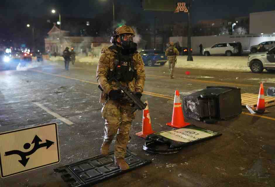 I ceo del Minnesota chiedono di abbassare la tensione. La cautela con Trump e i negozi chiusi