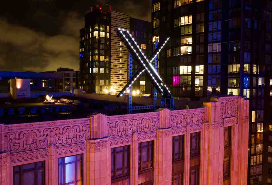 L’Ue apre un’inchiesta su Grok, ma sulle manipolazioni dell’algoritmo c’è da attendere