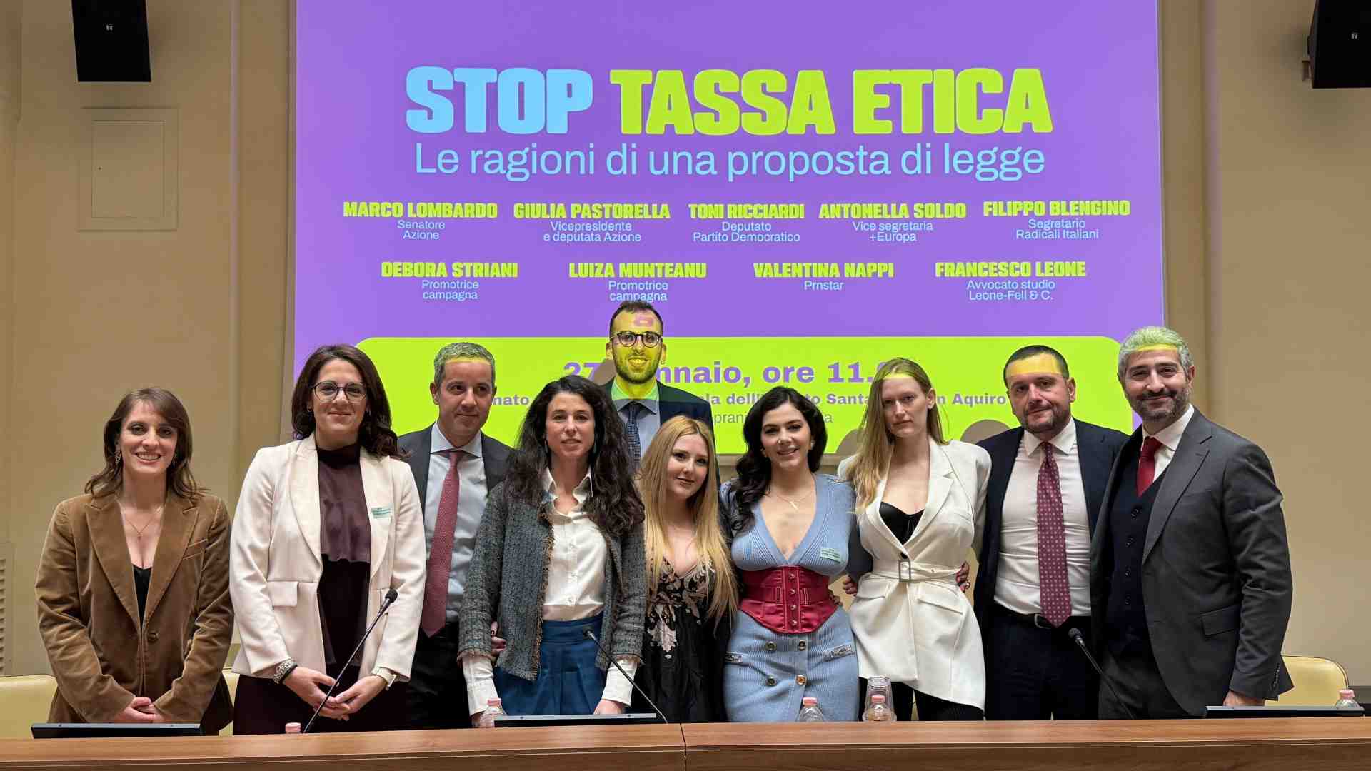 Raccolta firme contro la tassa etica. “Così sarà fuga di fica”, dicono le pornostar