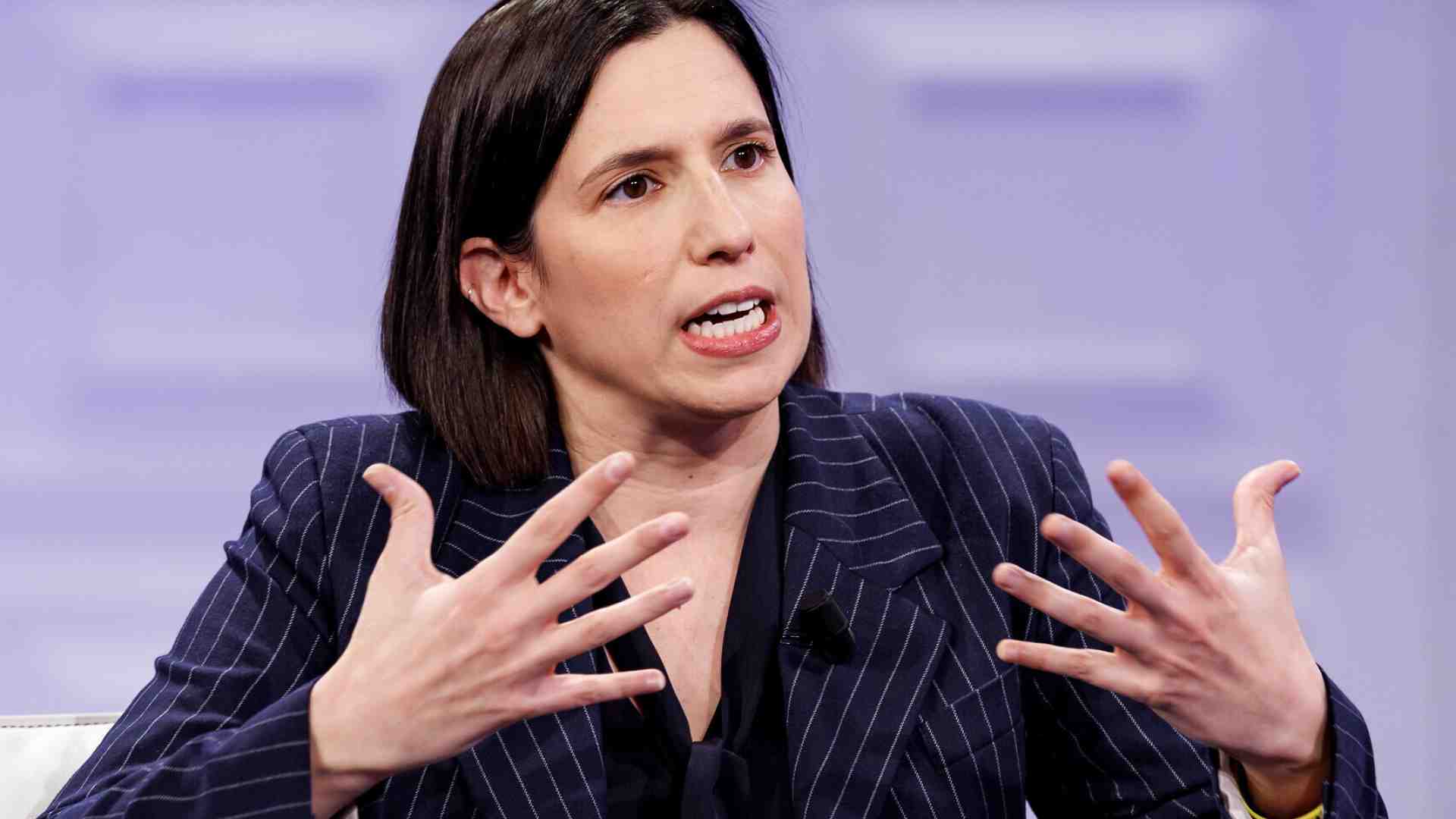 I "treni" di Schlein: Cuperlo a Milano, Bonaccini a Napoli ma il Pd continua ad attendere la Direzione Pd da un anno