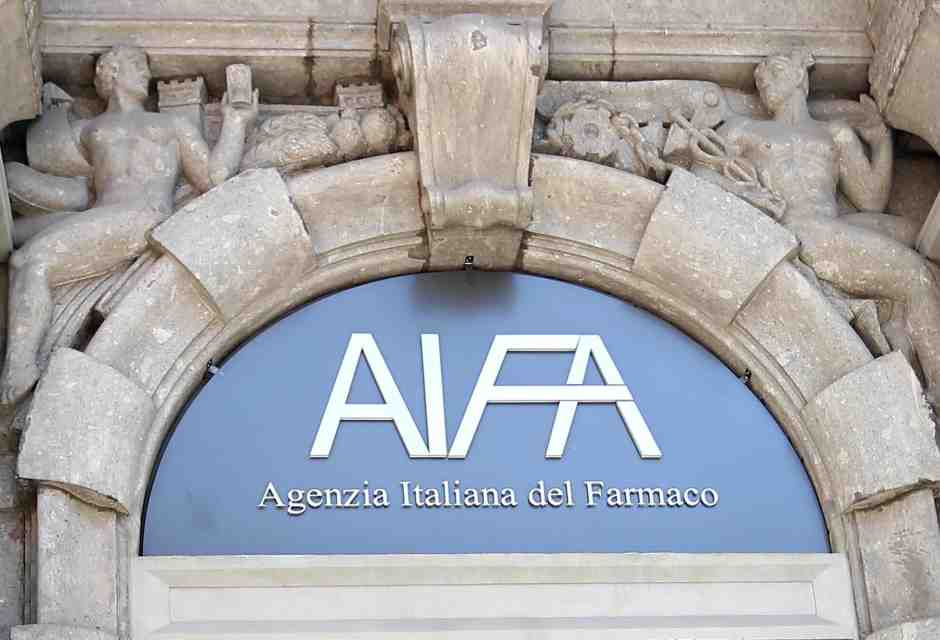 Aifa: poca trasparenza, poca credibilità